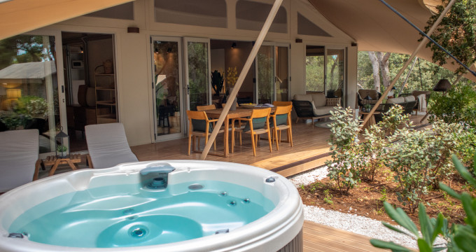 Arena One 99 Glamping: La tua indimenticabile fuga estiva!