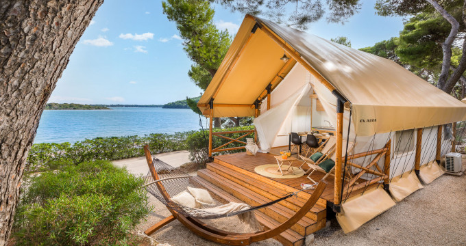Summer Deal - Arena One 99 Glamping